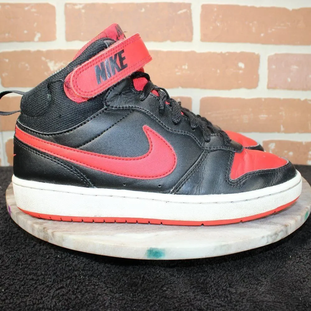 Nike Womens Court Burough Mid 2 Shoes Size 7 (5.5Y) Athletic Leather Sneakers.